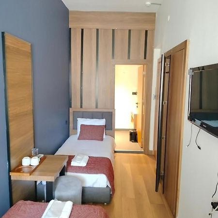 Besiktas Konuk Evi Hotel อิสตันบูล ภายนอก รูปภาพ
