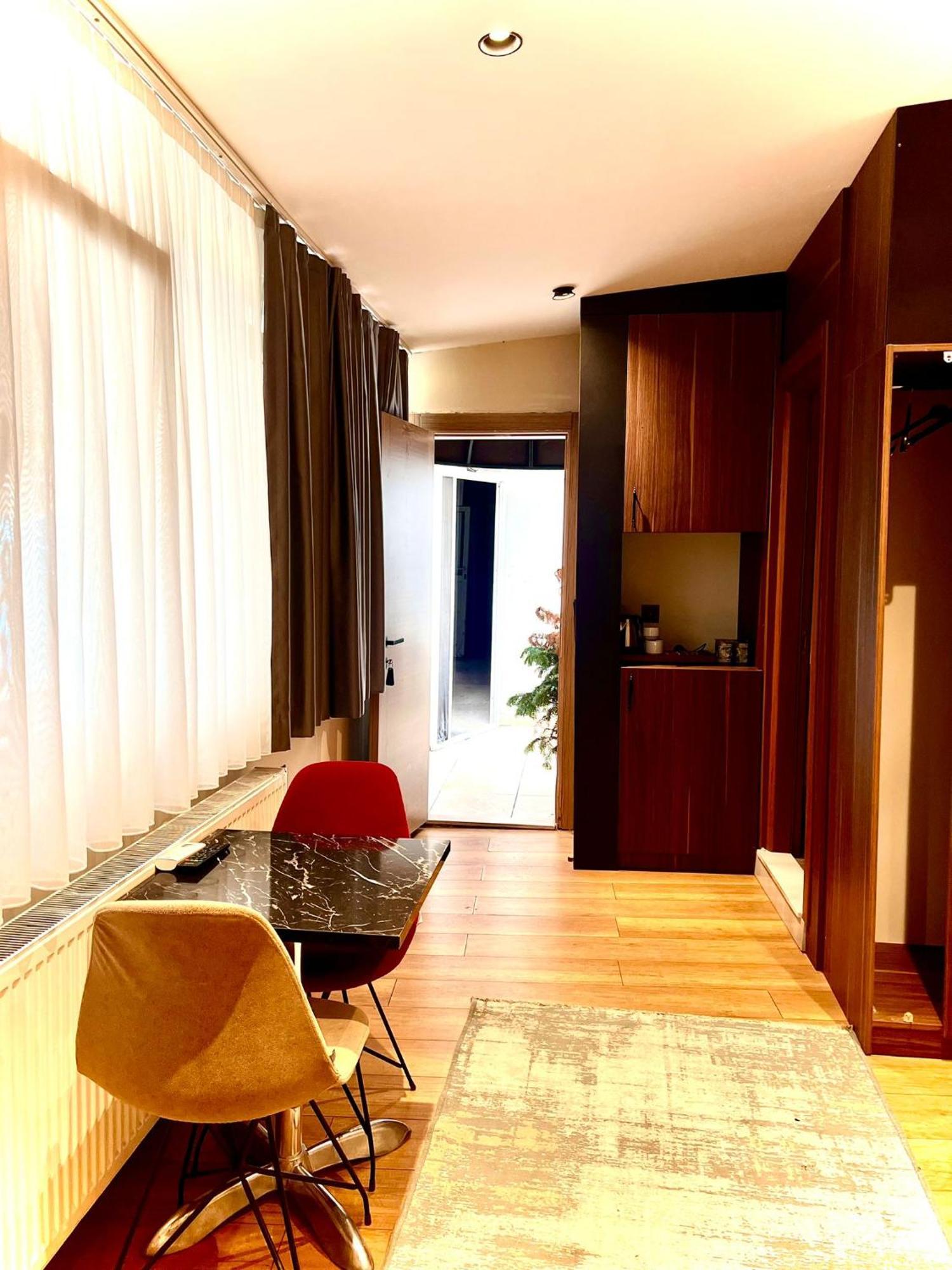 Besiktas Konuk Evi Hotel อิสตันบูล ภายนอก รูปภาพ